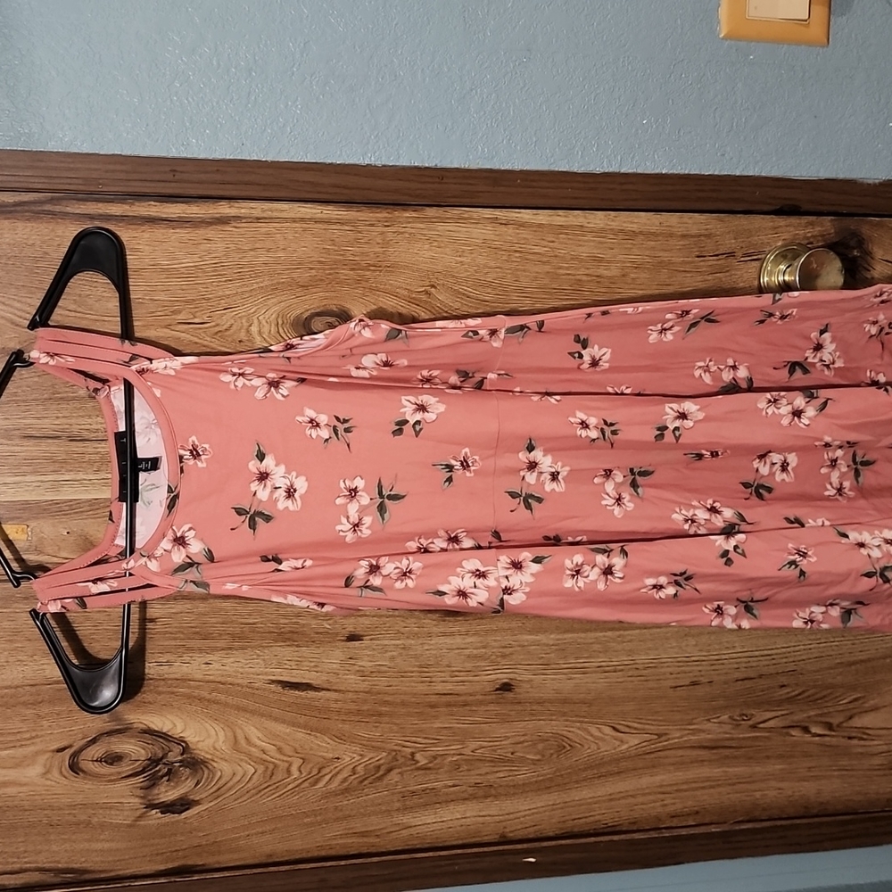 Dress never worn, smoke free home.
